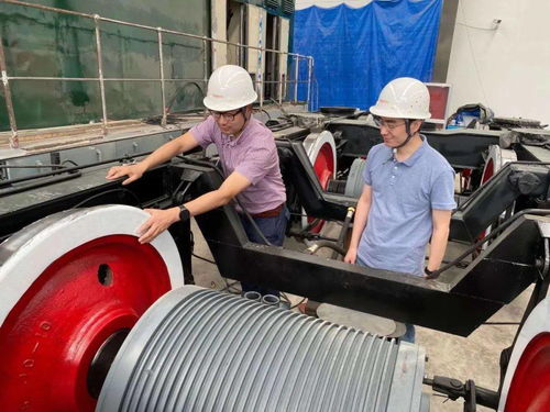 國內首輛新型智能軌道電動貨運小火車正式亮相，工業用軸承代理與銷售迎來新機遇